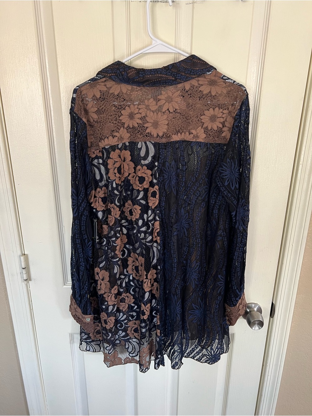 John Mark NWT Patchwork Lace Button Front Tunic Navy Floral Large - Picture 11 of 12